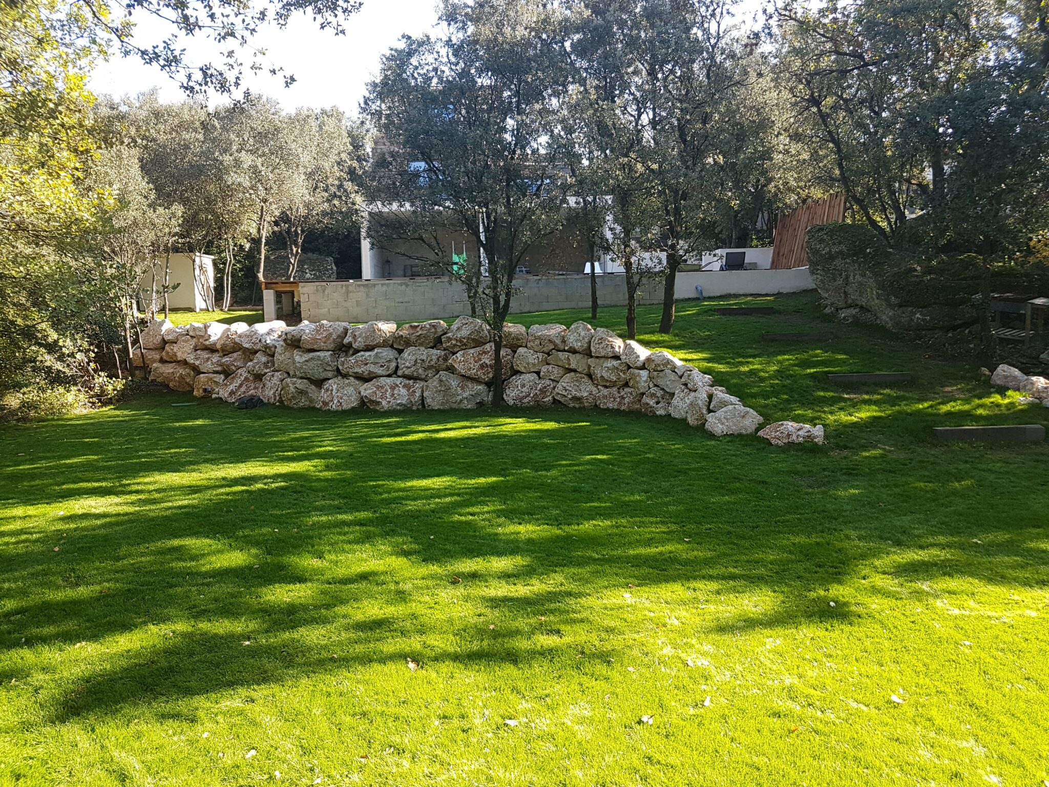 Les Jeunes Pousses réalisent le terrassement de votre extérieur