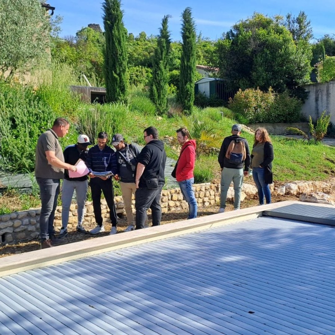 Notre conducteur de travaux en cours sensibilisation à la découverte du métier de paysagiste.